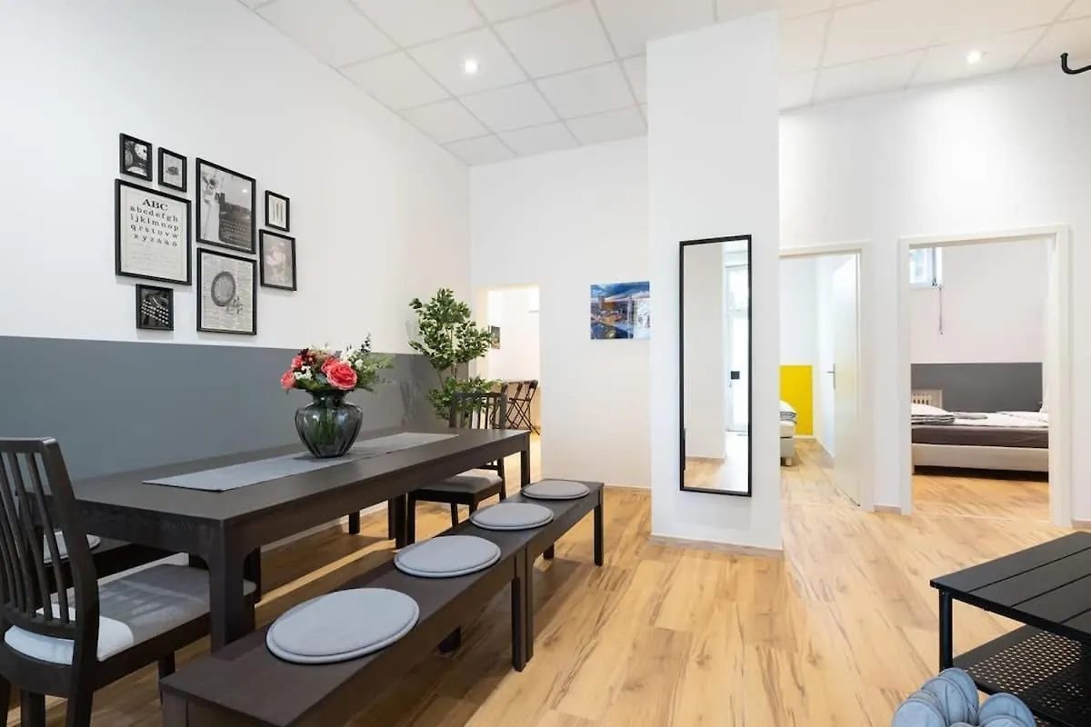 Big Central Apartment Near Rotkreuzplatz With 3 Bedroom For 12 Pax contacts
