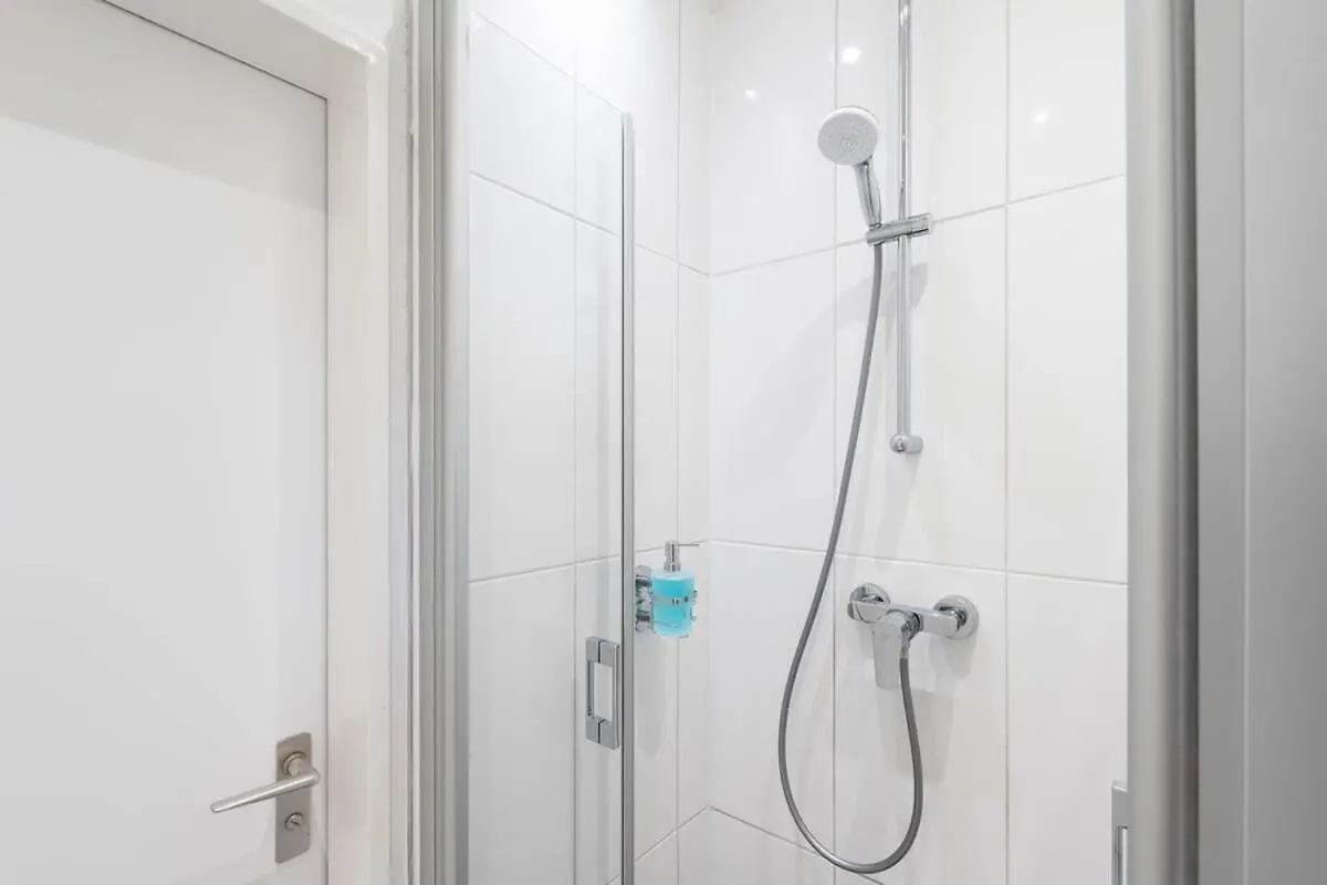 Big Central Apartment Near Rotkreuzplatz With 3 Bedroom For 12 Pax Munich Germany