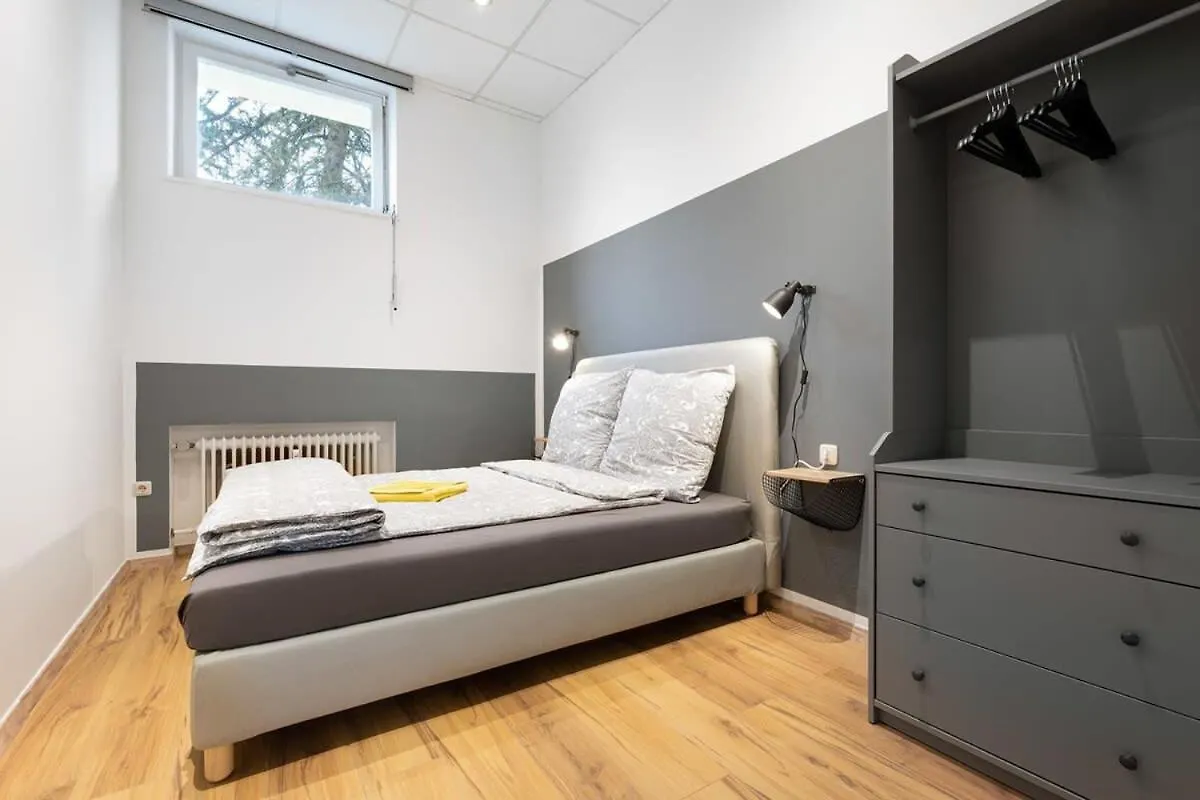 Big Central Apartment Near Rotkreuzplatz With 3 Bedroom For 12 Pax Munich