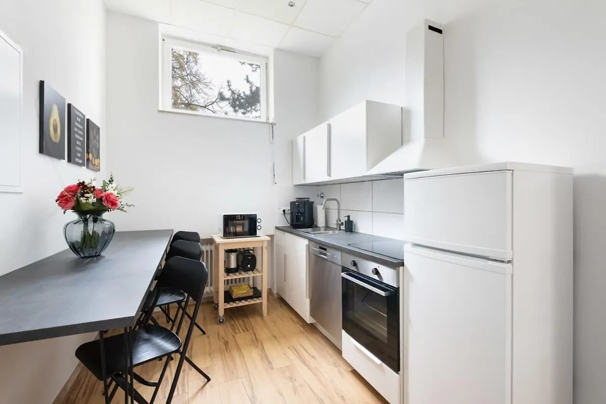 Big Central Apartment Near Rotkreuzplatz With 3 Bedroom For 12 Pax Munich