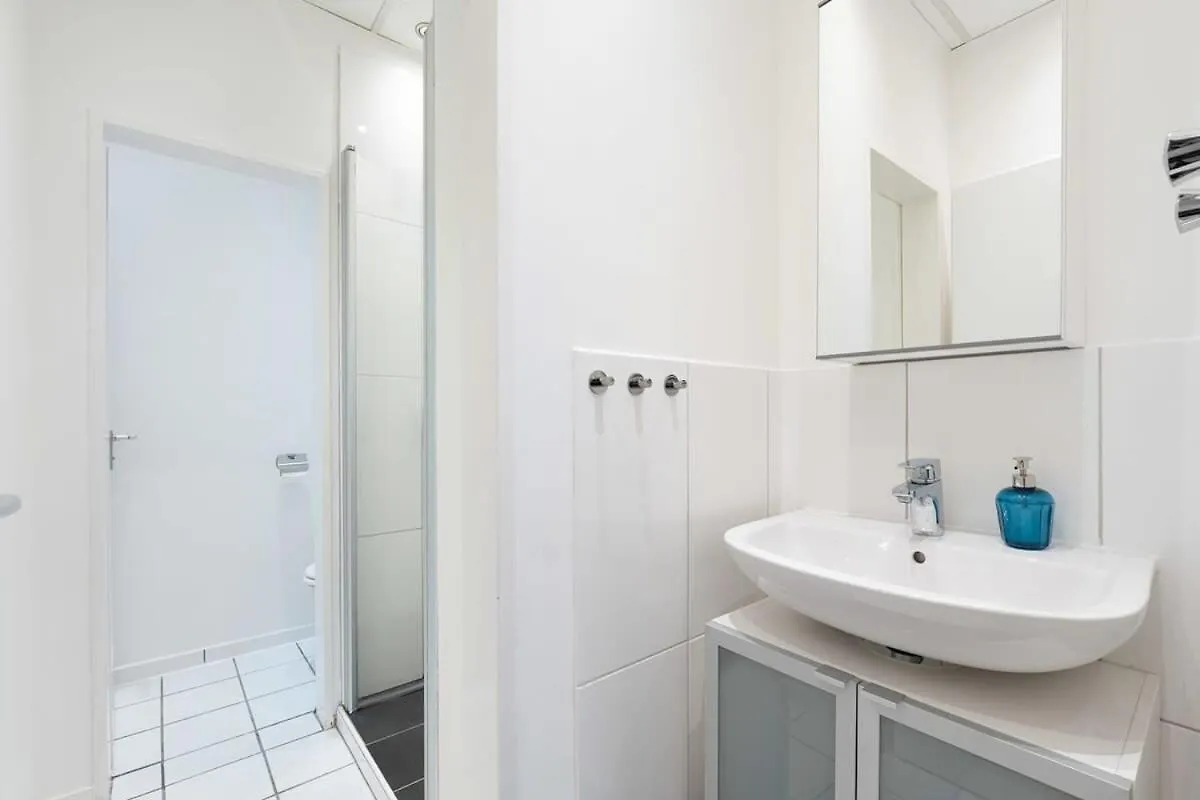 Big Central Apartment Near Rotkreuzplatz With 3 Bedroom For 12 Pax Munich